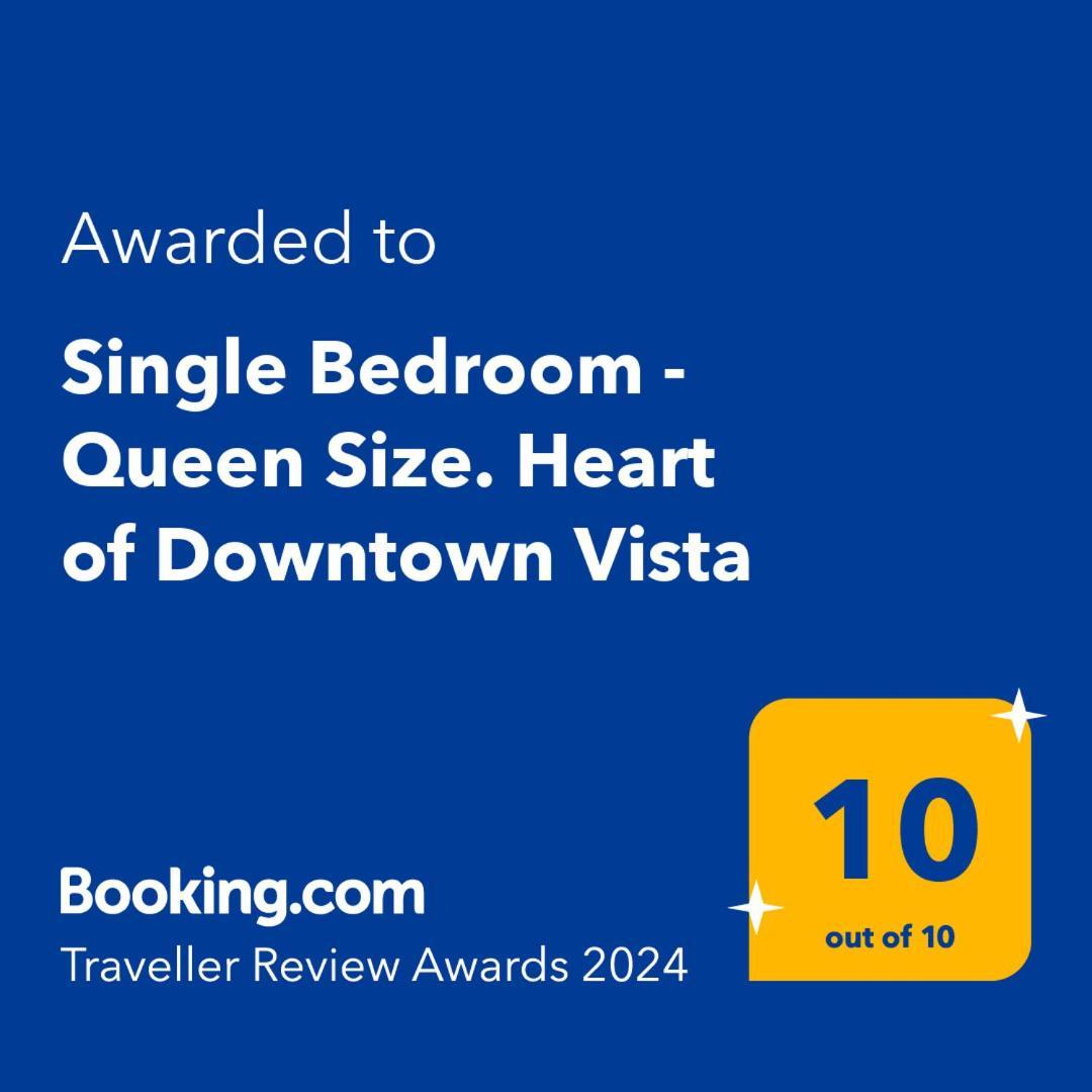 Single Bedroom - Queen Size. Heart Of Downtown Vista Bagian luar foto